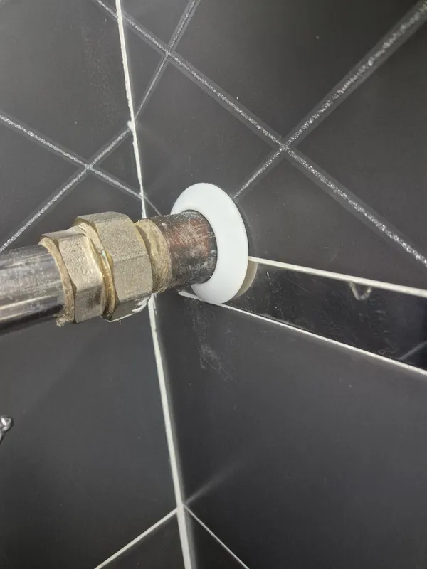 Обвод для труб универсальный ПВХ ИДЕАЛ Ф25-34 001 Белый